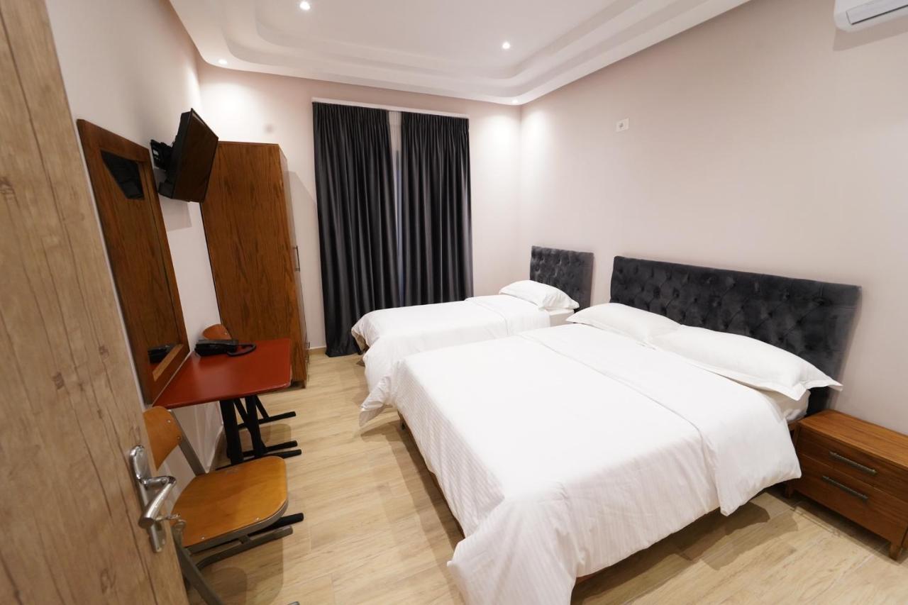Sr99 Hotel Tirana Exteriér fotografie