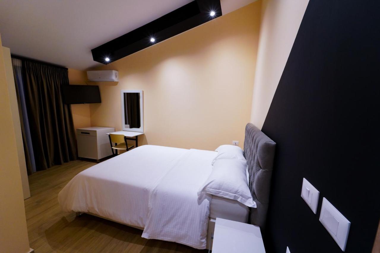 Sr99 Hotel Tirana Exteriér fotografie