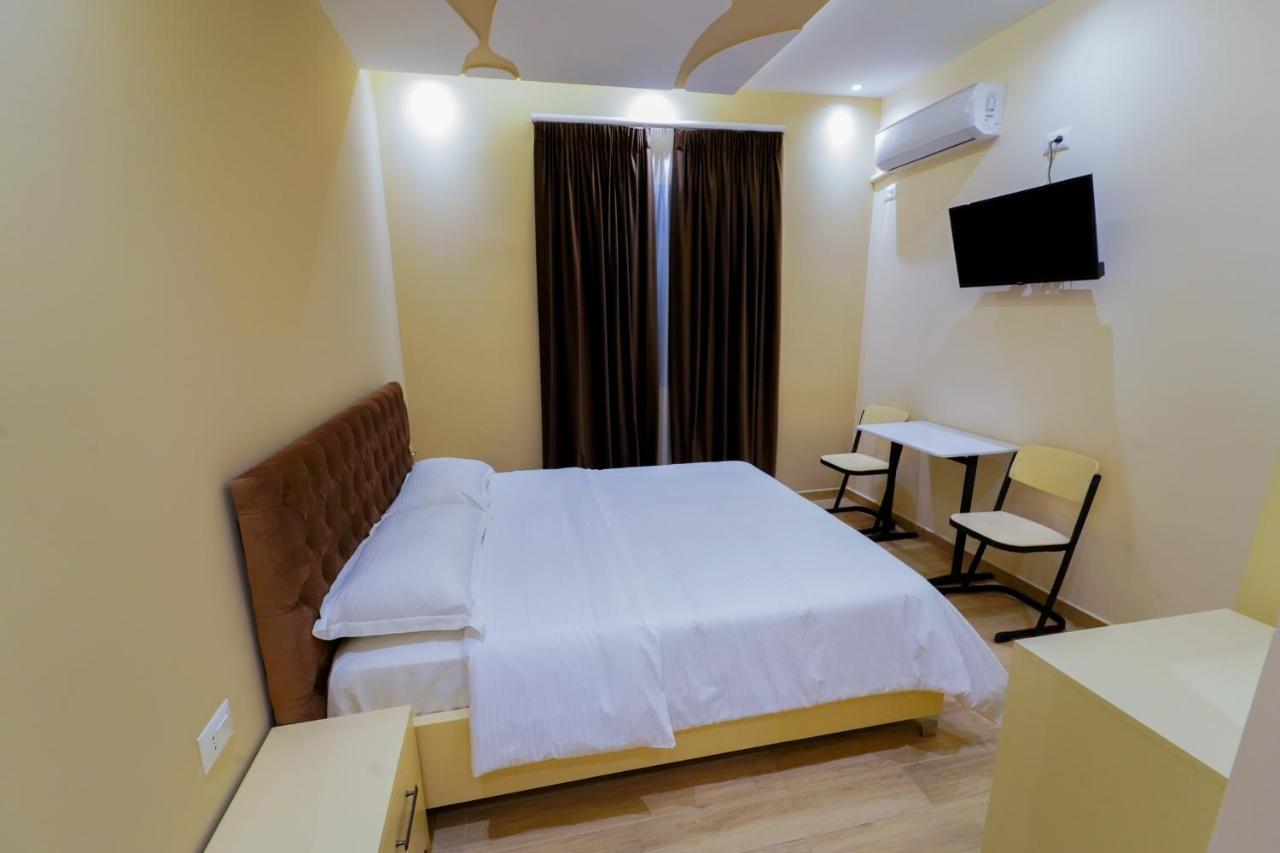 Sr99 Hotel Tirana Exteriér fotografie