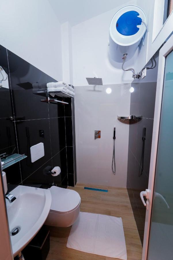 Sr99 Hotel Tirana Exteriér fotografie