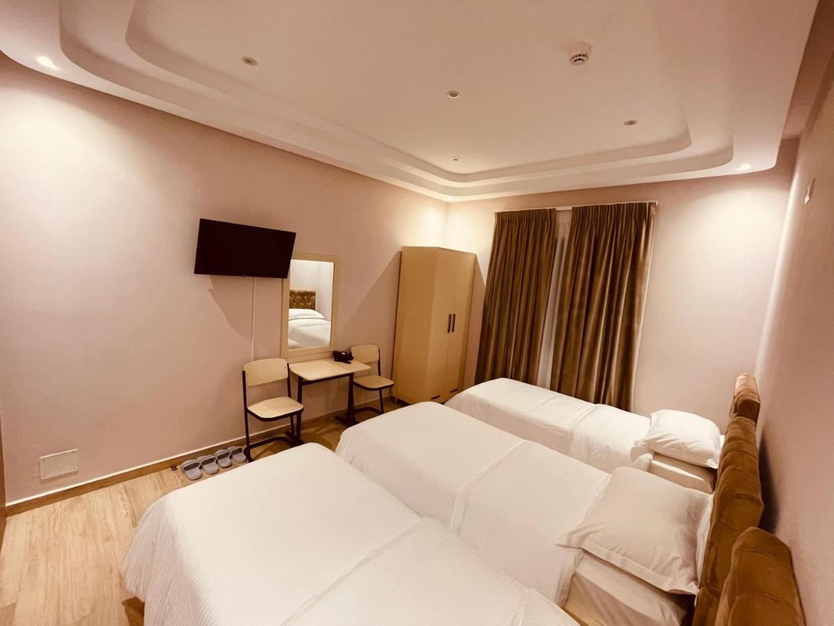 Sr99 Hotel Tirana Exteriér fotografie