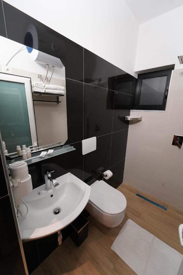 Sr99 Hotel Tirana Exteriér fotografie